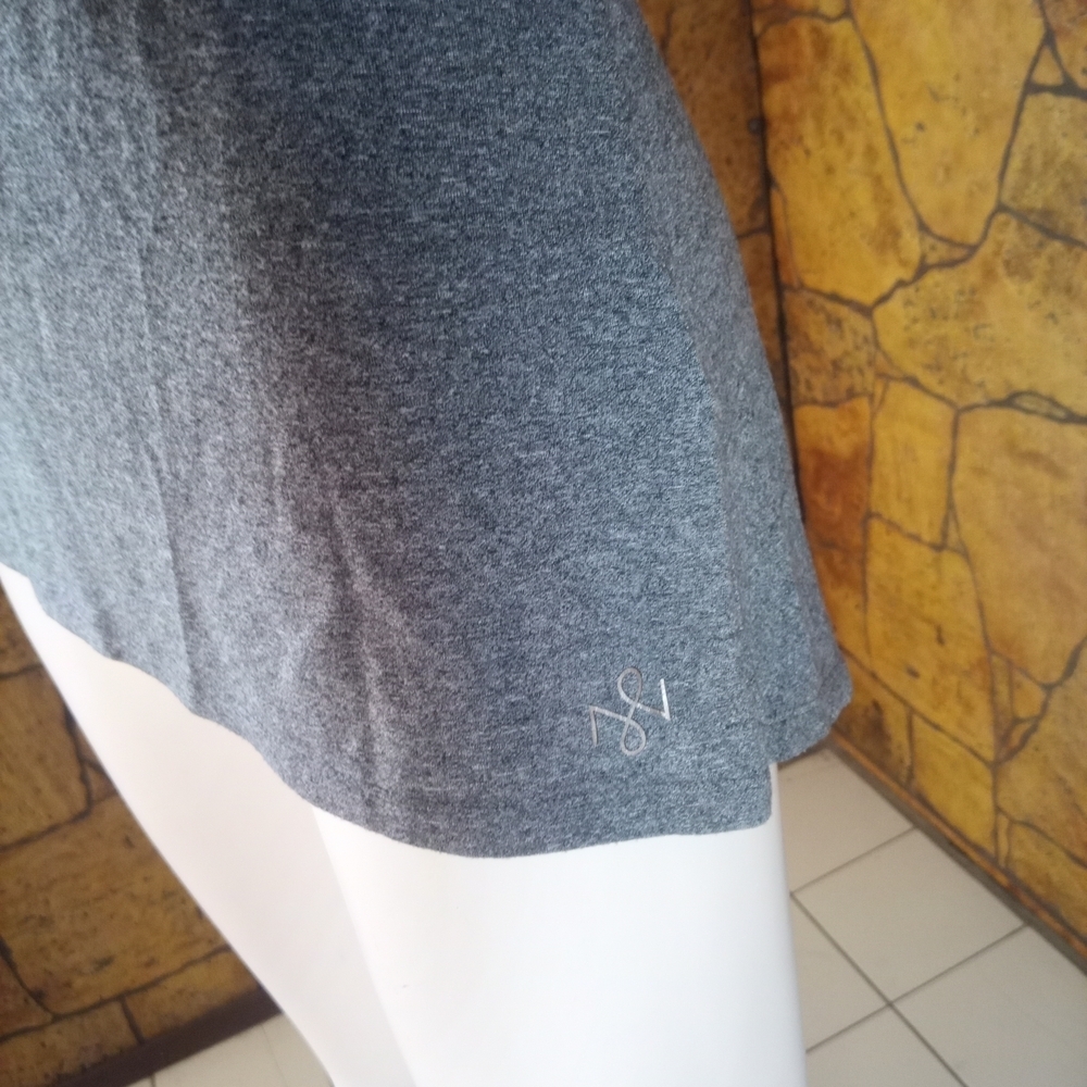Gray Women's Top - Picture 2 of 4